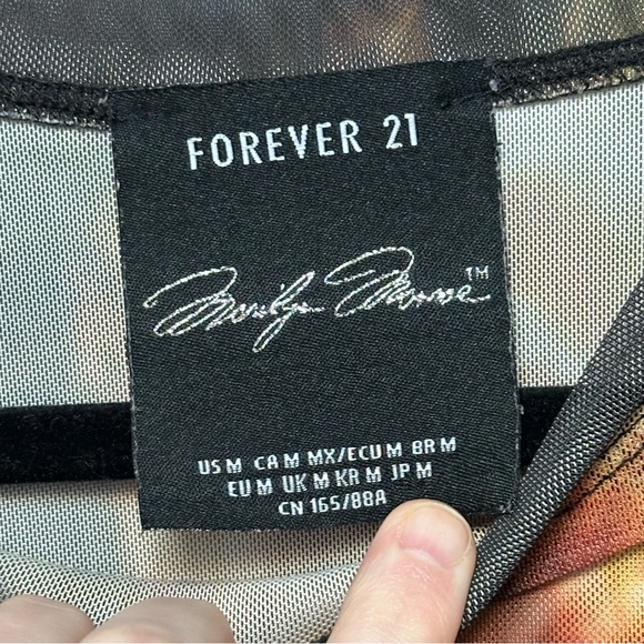 FOREVER 21 | Marilyn Monroe mesh top - Picture 2 of 3
